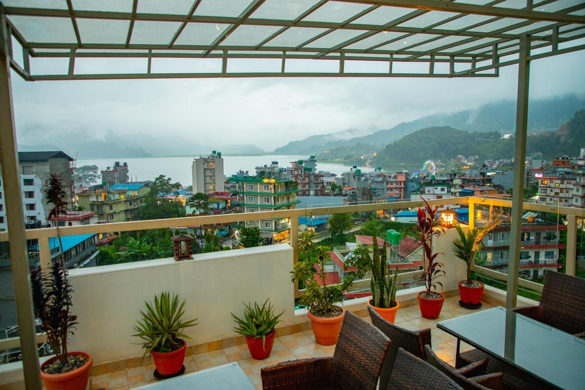 Chautari Boutique Hotel Pokhara Eksteriør billede